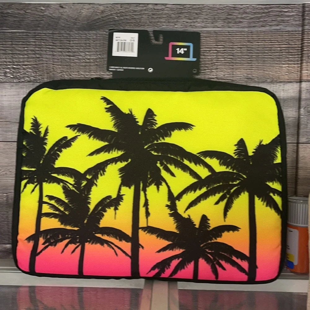 ❤️NEW!!!❤️RARE!!!Hurley 14” Laptop Sleeve Volt. It fit Ipad Pro.